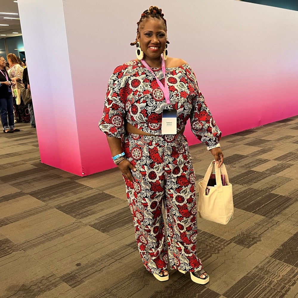 Steph (srhardrick9636)  Is Now Live!! Unique Finds and Looks for your Closet!! - Picture 10 of 13